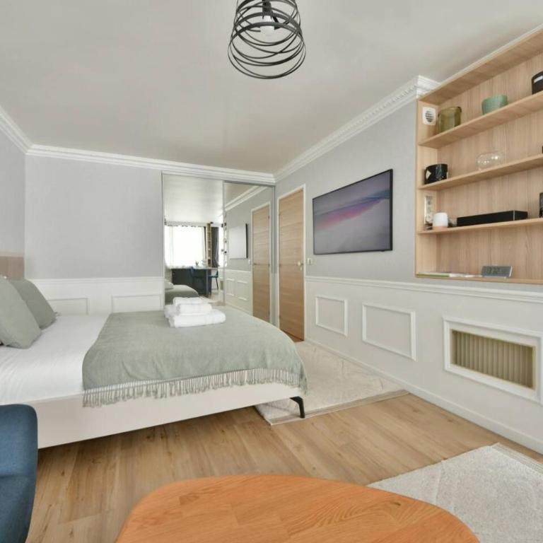 Elegant Studio near Champs Elysees and Madeleine - Apartamento - 1