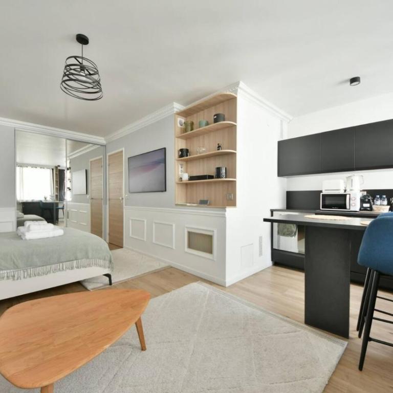Elegant Studio near Champs Elysees and Madeleine - Apartamento - 7