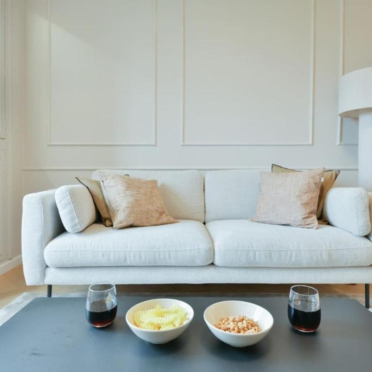 Stylish 1BR view of River Seine and Eiffel Tower - Appartement - 12