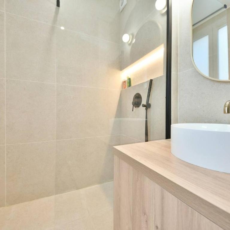 Stylish 1BR view of River Seine and Eiffel Tower - Appartement - 15