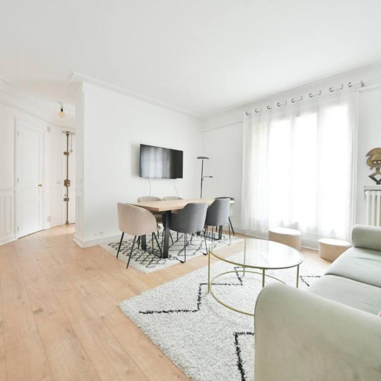 Newly furnished 2BR AC near Eiffel Tower - Apartment - 4