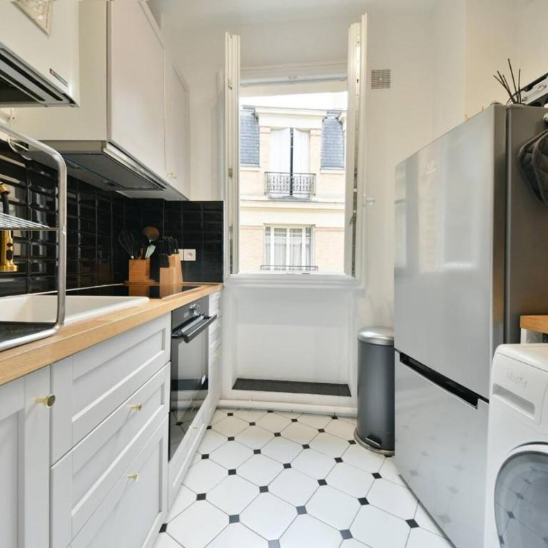 Newly furnished 2BR AC near Eiffel Tower - Apartment - 5
