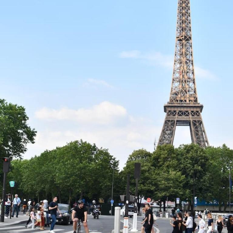 Newly furnished 2BR AC near Eiffel Tower - Apartment - 15