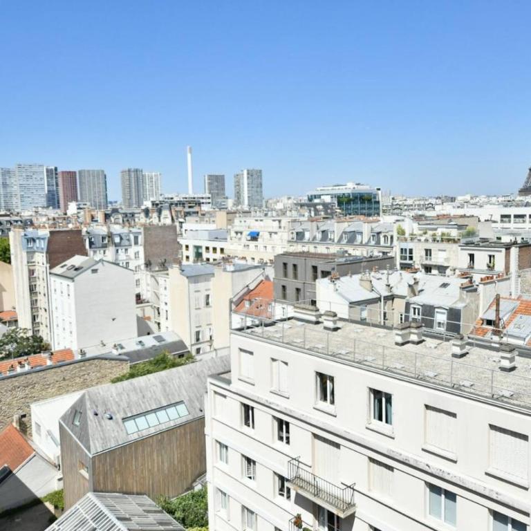 Eiffel Tower View 1BR Newly Renovated and Bright - Appartement - 5