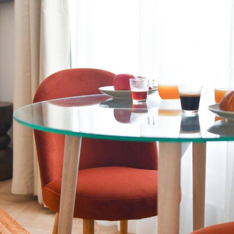 Eiffel Tower View 1BR Newly Renovated and Bright - Appartement - 12