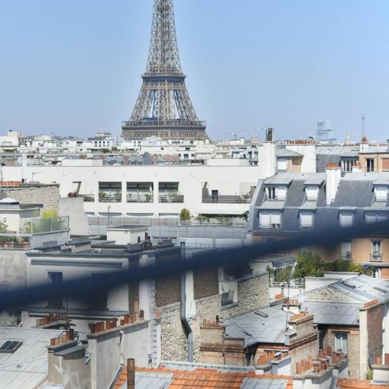 Eiffel Tower View 1BR Newly Renovated and Bright - Appartement - 20