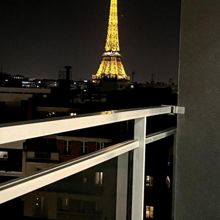 Luxury Studio with Stunning Eiffel Tower View - Appartement - 7