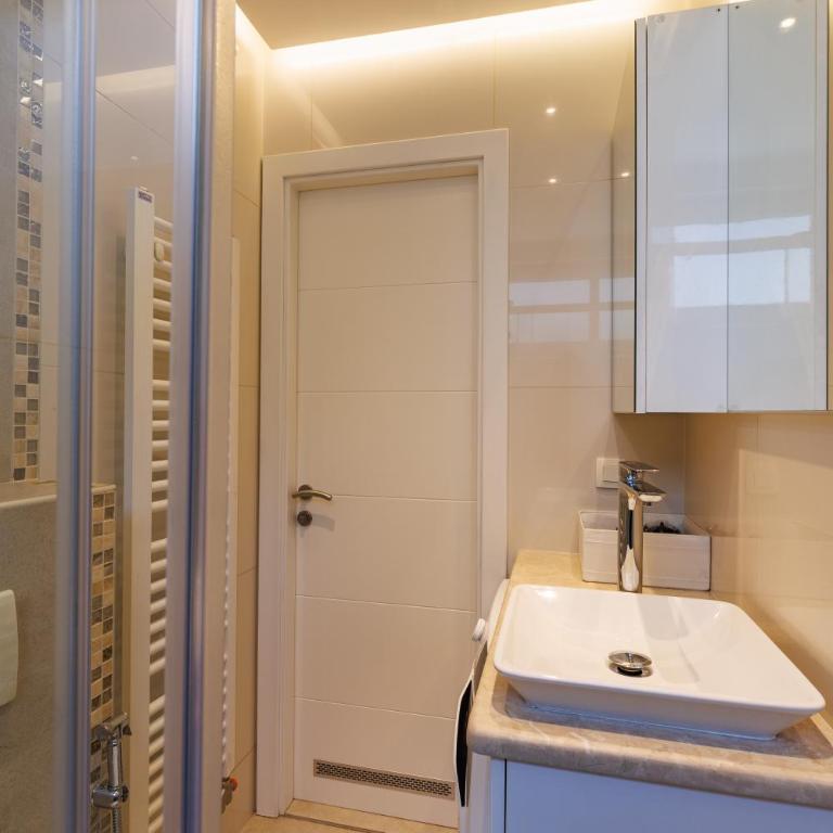 Modern & Fully equipped apartment near Sarajevo Bus station - One-Bedroom Apartment - 21