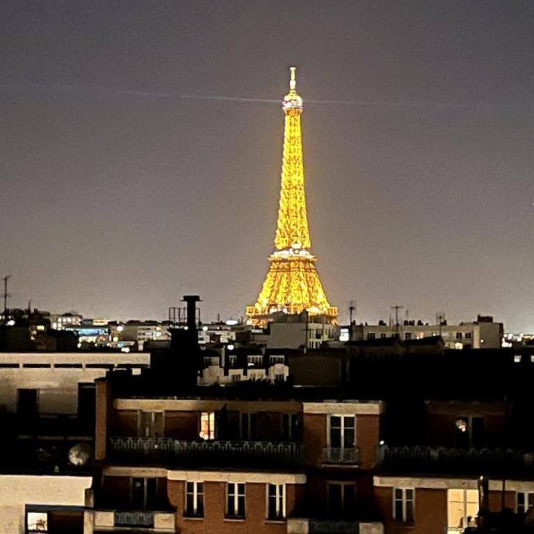 Luxury Studio with Stunning Eiffel Tower View - Appartement - 8
