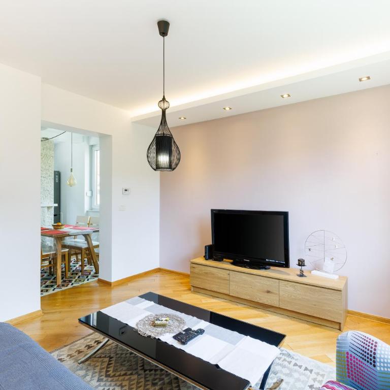 Modern & Fully equipped apartment near Sarajevo Bus station - One-Bedroom Apartment - 1