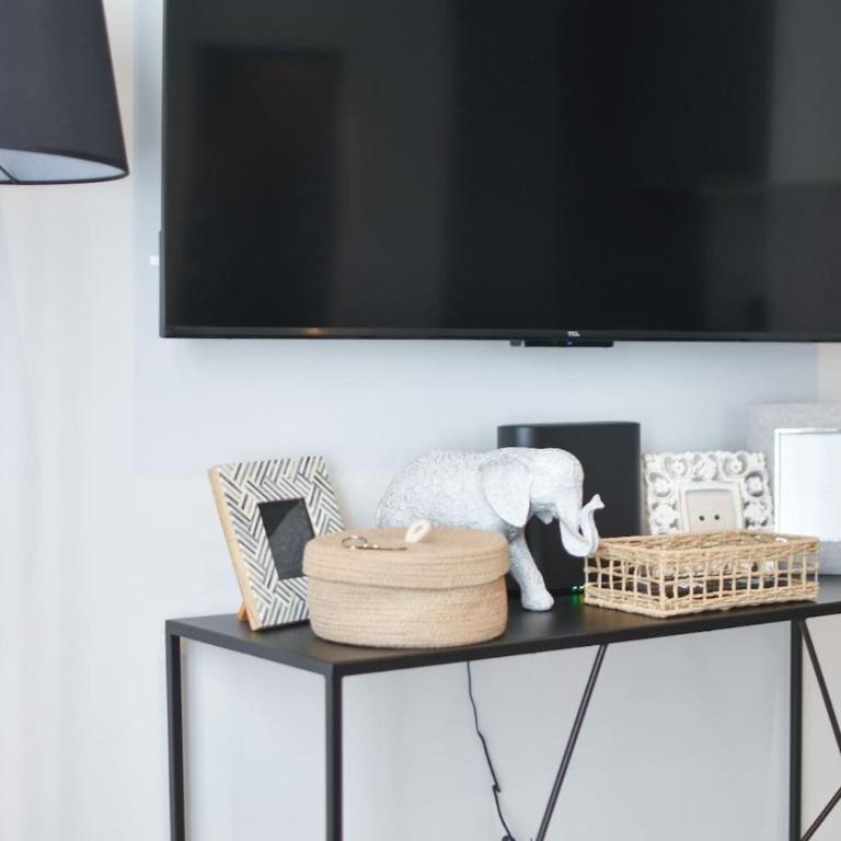 Chic 1BR Central Location Newly Refurbished - Appartement - 16