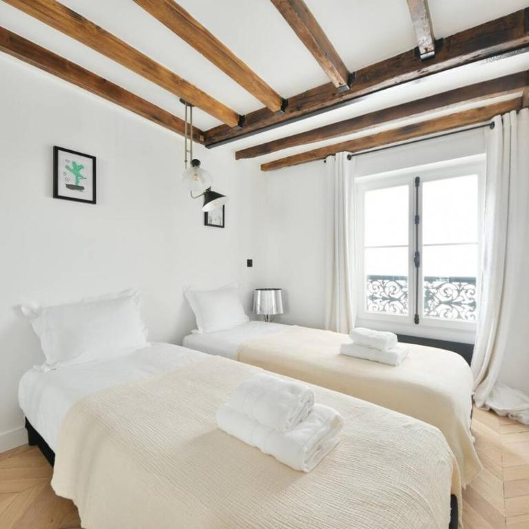 Luxurious 3BR near Champs Elysees Parisian Charm - Appartement - 1