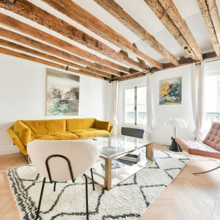 Luxurious 3BR near Champs Elysees Parisian Charm - Appartement - 8