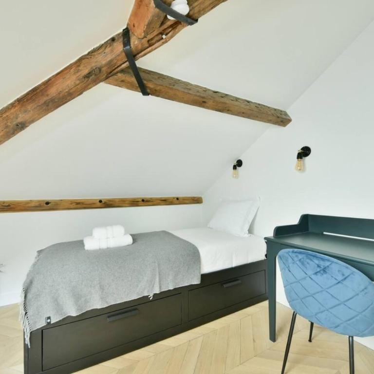 Luxurious 3BR near Champs Elysees Parisian Charm - Appartement - 12