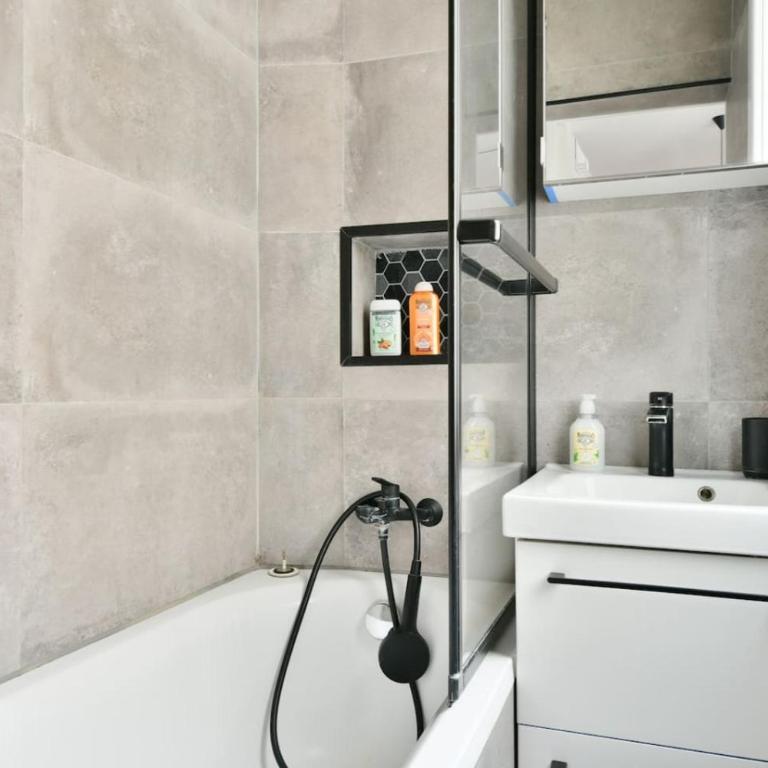 Cozy 1BR by Eiffel Tower and Seine Comfort Charm - Appartement - 6