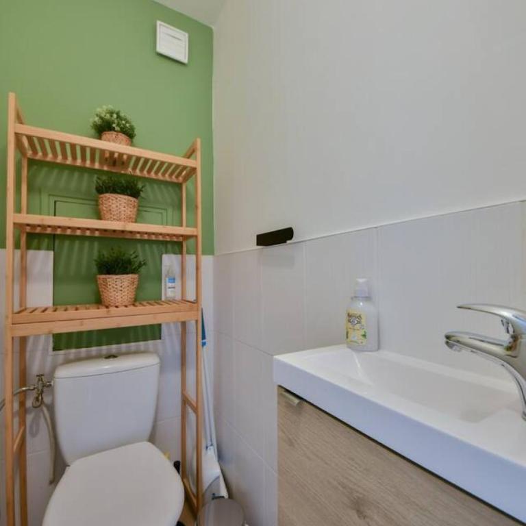 Chic 1BR with Stunning View and Central Location - Appartement - 15