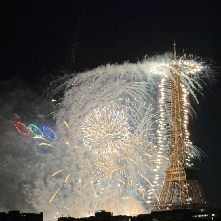 Best Eiffel Tower View Refurbished Studio - Appartement - 10
