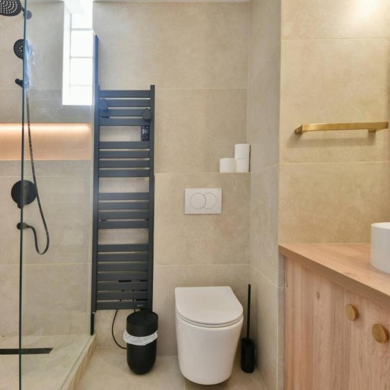 Best Eiffel Tower View Refurbished Studio - Appartement - 18