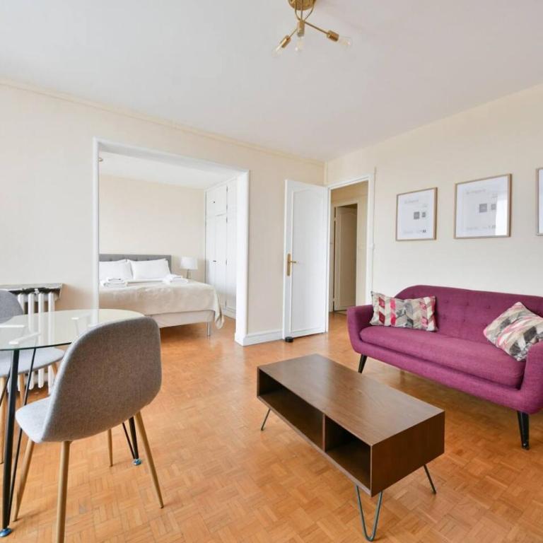 Vibrant 1BR with balcony and view of Eiffel Tower - Appartement - 3