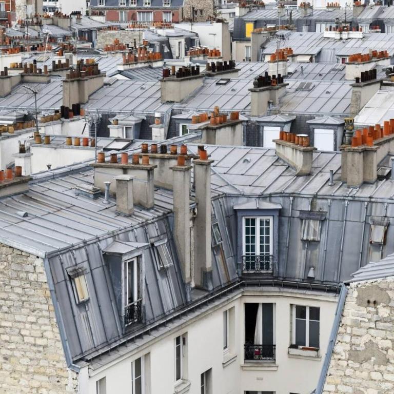 Vibrant 1BR with balcony and view of Eiffel Tower - Appartement - 12
