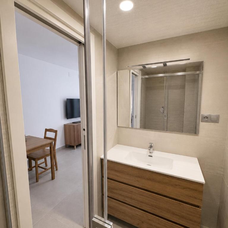 Carihuela Beachfront Apartments - Apartamento de 2 dormitorios con balcón y vistas al mar - 14