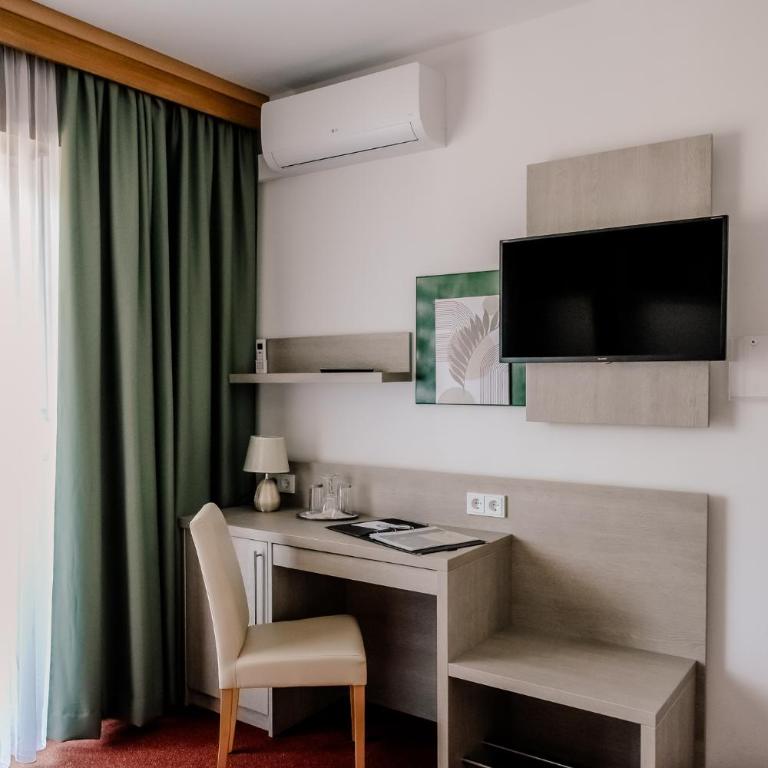 Pension Haus Aschgan - Doppelzimmer mit Balkon - 3