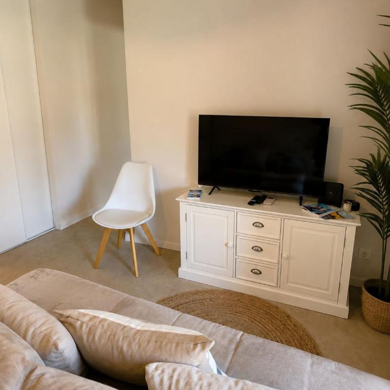 Appartement spacieux au rez-de-chaussée piscine chauffée - Apartment mit 3 Schlafzimmern - 10