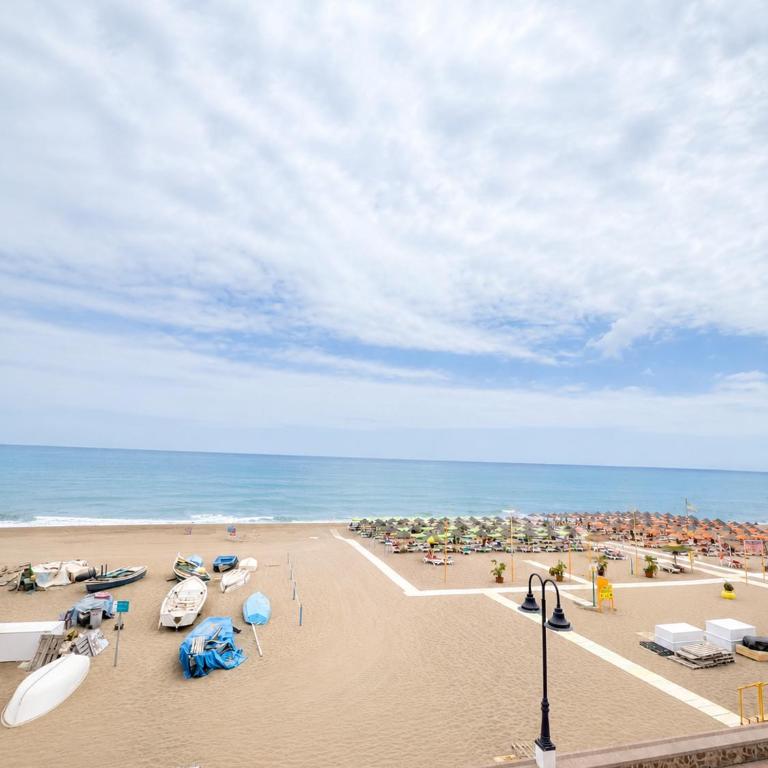 Carihuela Beachfront Apartments - Apartamento de 2 dormitorios con balcón y vistas al mar - 20