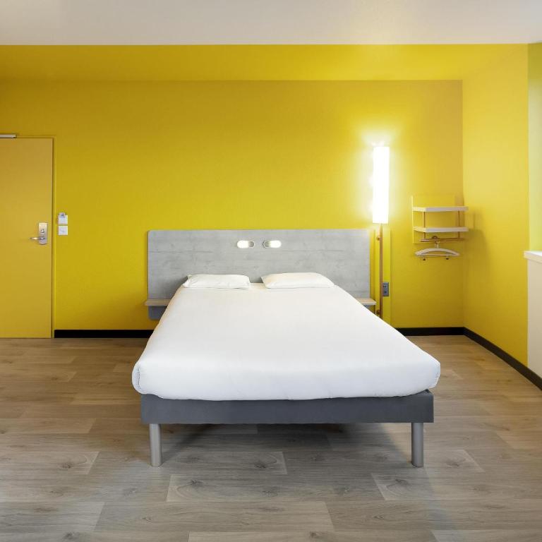 ibis budget Genève Aéroport - Chambre Triple avec 1 Lit Double et 1 Lit Superposé - 6