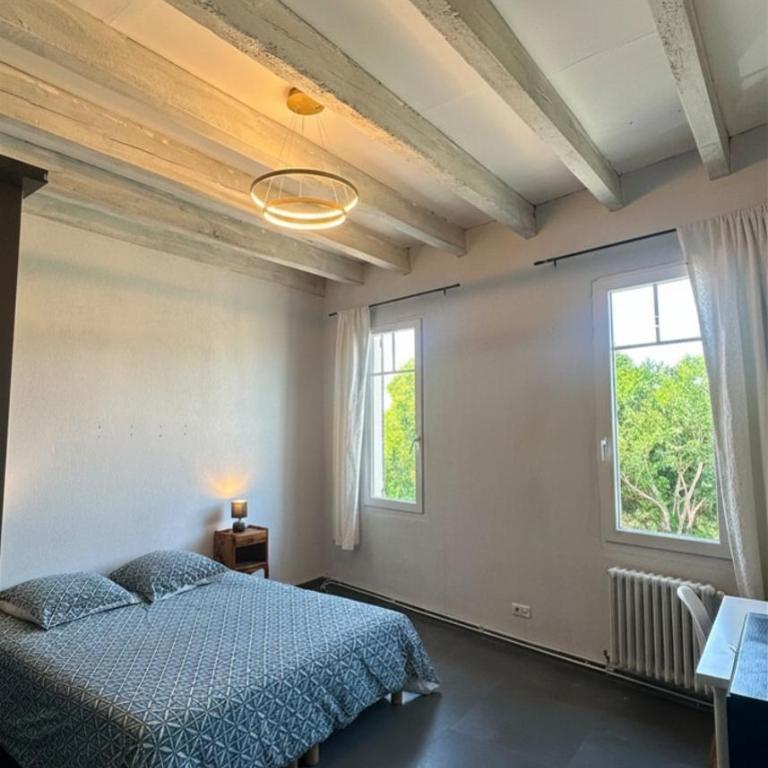 Maison familiale et confort, vue sur la Tour Luma - Villa - 7