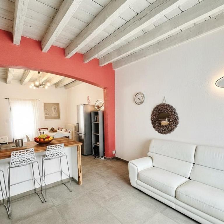 Maison familiale et confort, vue sur la Tour Luma - Villa - 8