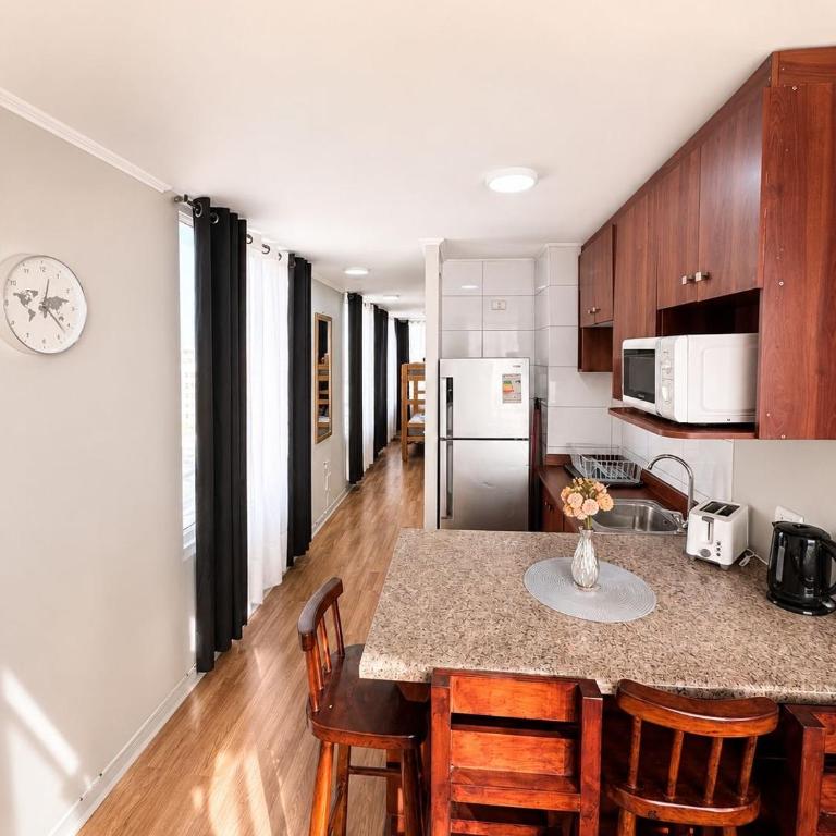 3 dormitorios Familiar con Estacionamiento opcional - Metro Santa Ana - Deluxe One-Bedroom Apartment with City View - 5