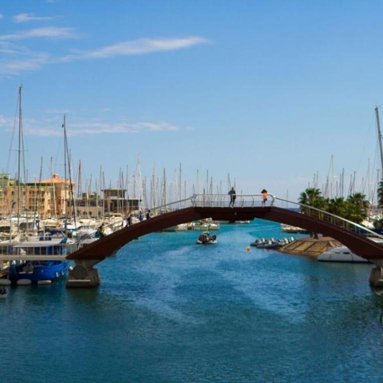 Le Cocon du Centre Historique - Studio climatisé au cœur du centre historique de Fréjus Situé dans le centre historique de Fréjus, 10 min de la plage - One-Bedroom Apartment - 7