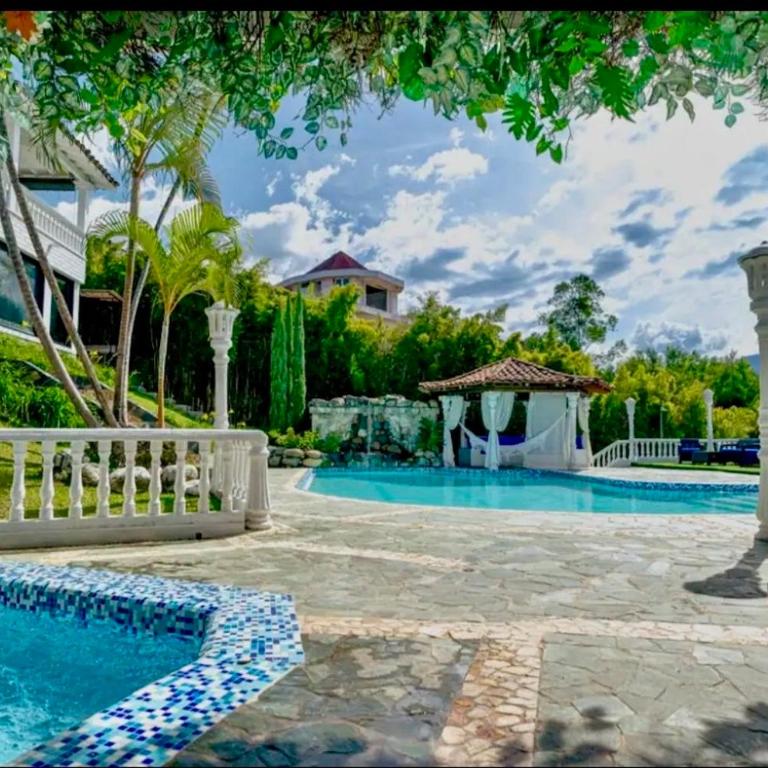 The Butterfly Mansion - Deluxe King Suite - 2