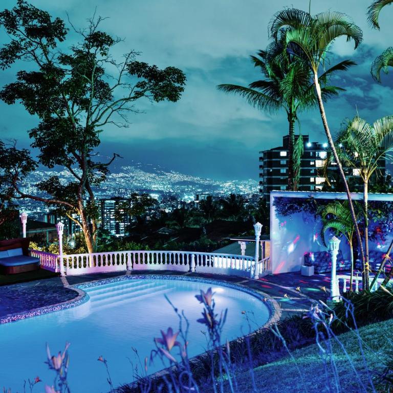 The Butterfly Mansion - Deluxe King Suite - 6