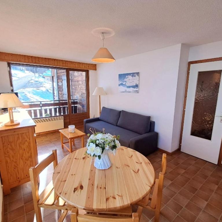 Stay at the slopes stunning mountain views! - Apartment - 10