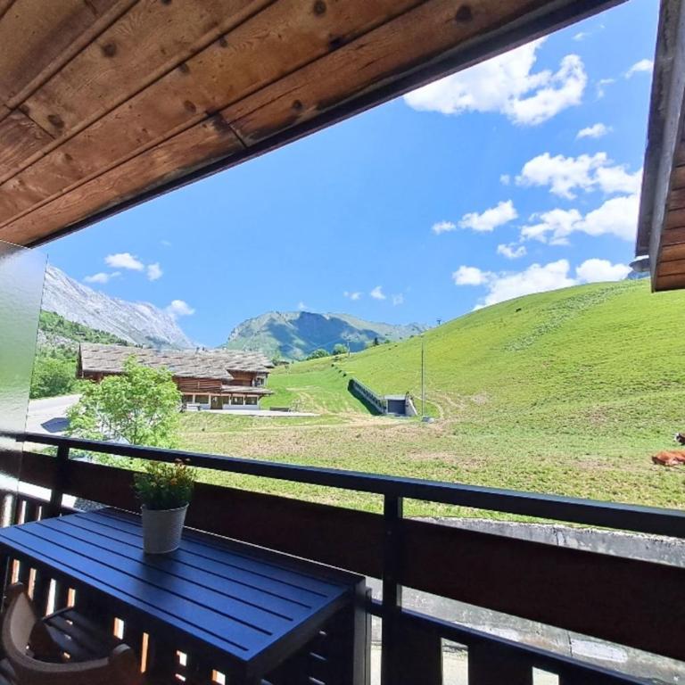Ski-in Mountain View & Comfort for 6 guests - Apartment - 1