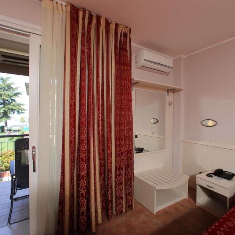 Hotel Campanello - Camera Standard Matrimoniale/Doppia con Letti Singoli con Balcone - Dependance - 7