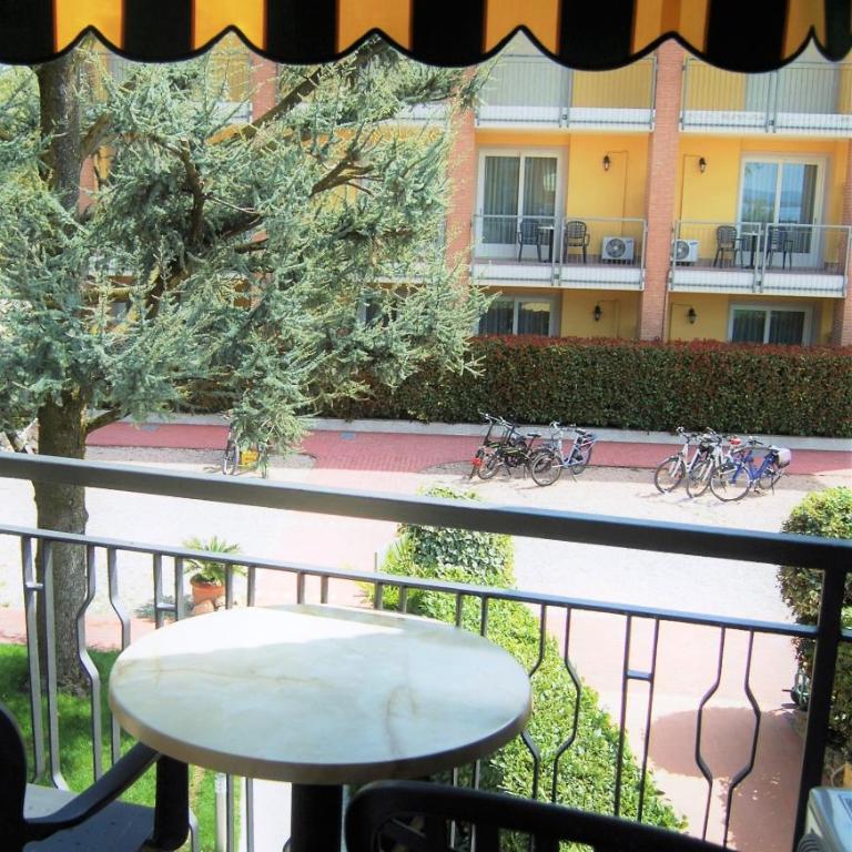 Hotel Campanello - Camera Singola con Balcone e Vista Giardino - 4