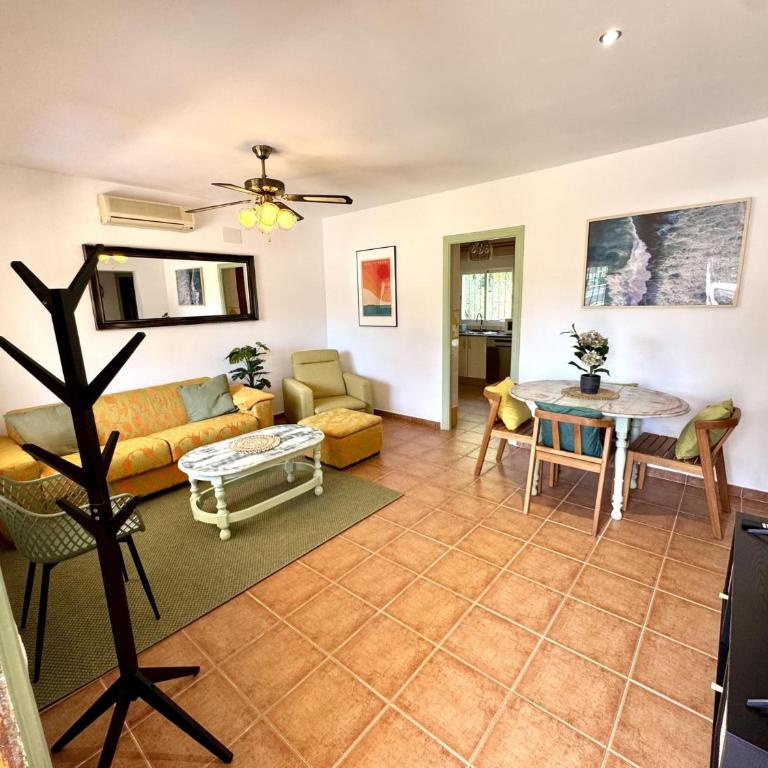VILLA HORIZONTE - Fantastic house with raised pool and free WiFi - Chalet - 8