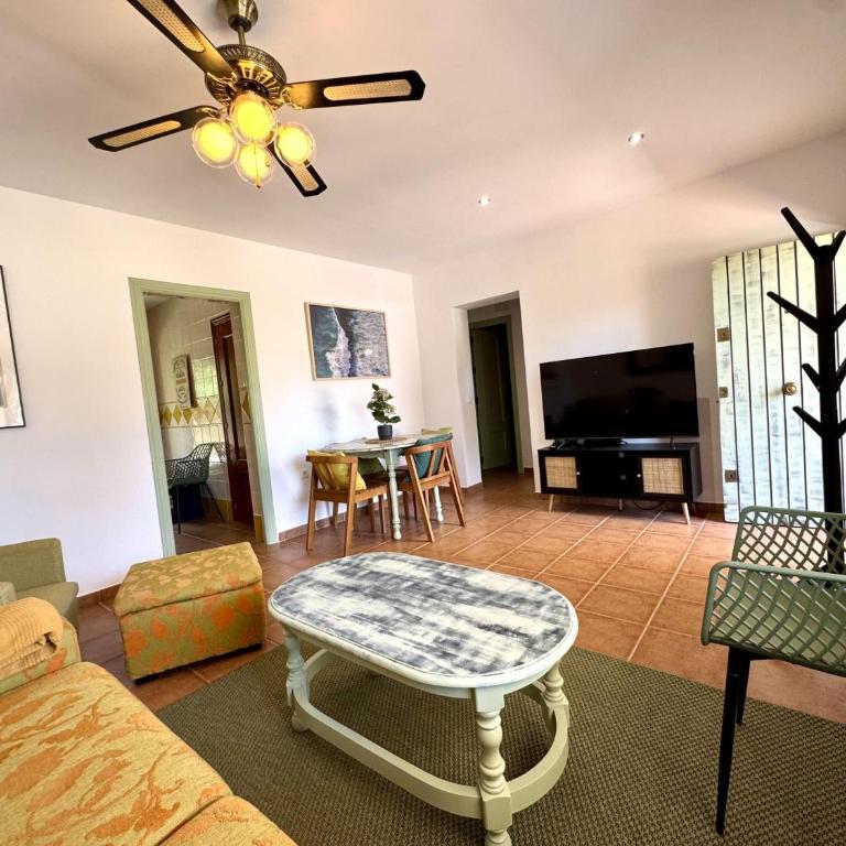 VILLA HORIZONTE - Fantastic house with raised pool and free WiFi - Chalet - 11