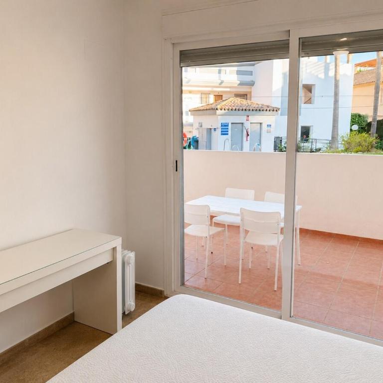 Apartamento con Piscina, Parking Cerca de la Playa - Apartamento de 2 dormitorios - 14