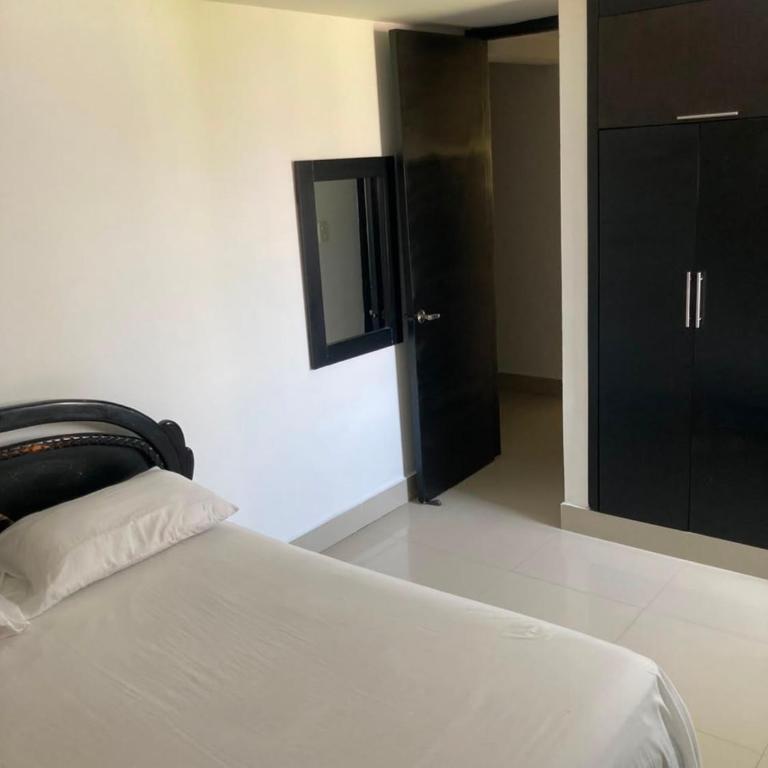 Gran Oportunidad Arrendamiento Apto Luxury Amoblado - Apartment - 12
