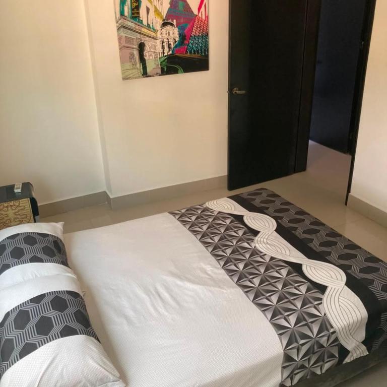 Gran Oportunidad Arrendamiento Apto Luxury Amoblado - Apartment - 23