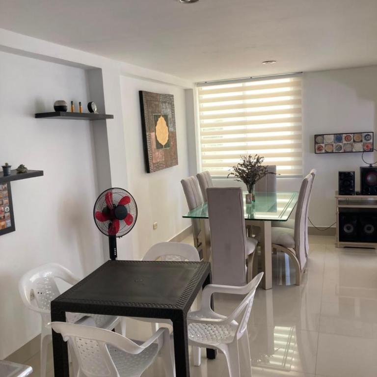 Gran Oportunidad Arrendamiento Apto Luxury Amoblado - Apartment - 25