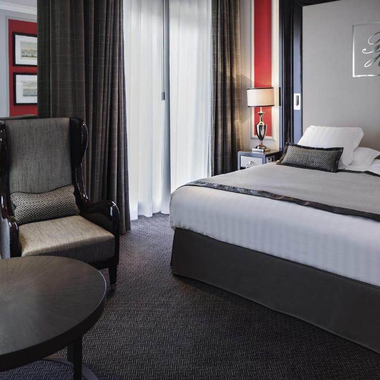 Park Hotel Grenoble - Handwritten Collection - Chambre Lit Queen-Size Deluxe - Vue sur Ville - 1