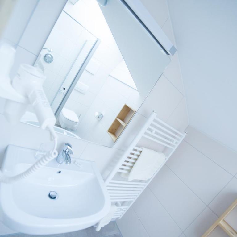 Hotel Christine - Standard Einzelzimmer mit Dusche - 5