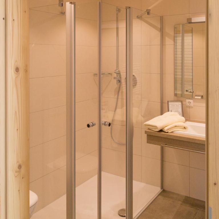 Hotel Christine - Doppelzimmer mit Balkon - 18