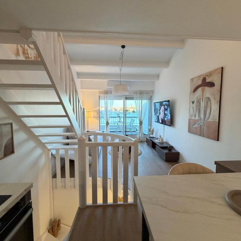 Marina Cap 2026 - Appartamento con 2 Camere da Letto, Terrazza e Vista Mare - 4