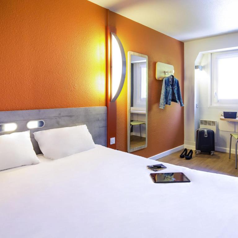 ibis budget Vienne Sud - Chambre Triple avec 1 Lit Double et 1 Lit Superposé - 1